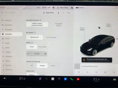 Tesla Model 3 LONG RANGE AWD 45,000m black vegan leather, 19 inch alloys 22
