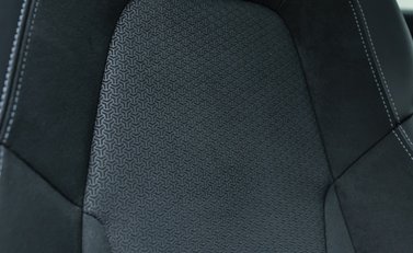 Porsche 911 Carrera 4 GTS (992.2) 34