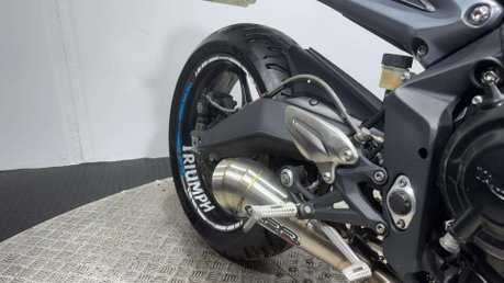 Triumph Street Triple 2016 66 plate 13k new MOT serviced quickshifter and exhaust 11