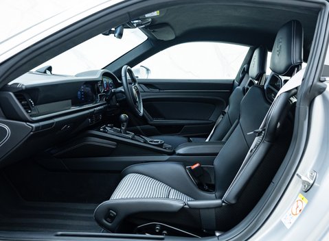 Porsche 911 GT3 Touring (992) 14
