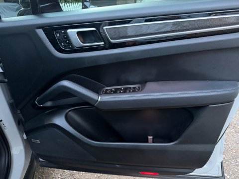Porsche Cayenne V6 PLATINUM EDITION 40