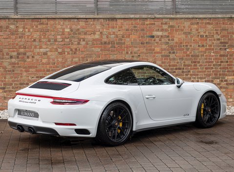 Porsche 911 (991.2) Carrera 4 GTS 7