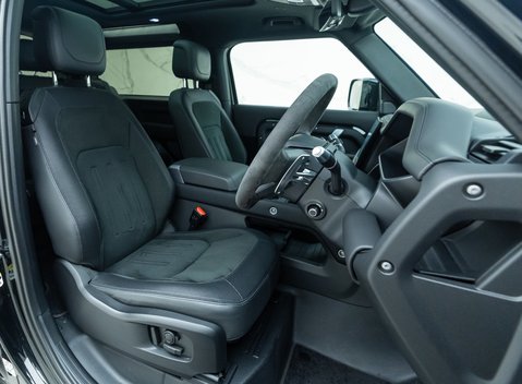 Land Rover Defender 90 V8 P525 14