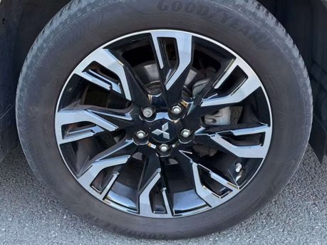 Mitsubishi Outlander 2.0h 12kWh GX4hs SUV 5dr Petrol Plug-in Hybrid CVT 4WD Euro 6 (s/s) (200 ps 28