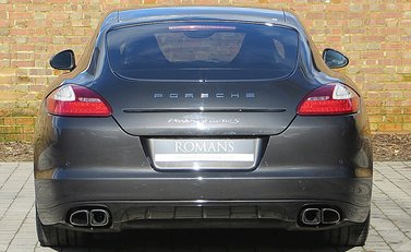 Porsche Panamera Turbo S 8