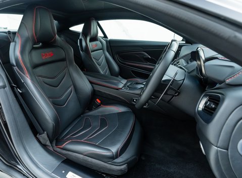 Aston Martin DBS Superleggera 12