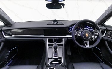 Porsche Panamera Turbo 16