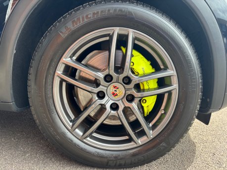 Porsche Cayenne 3.0 V6 E-Hybrid S 5dr Petrol Plug-in Hybrid TiptronicS 4WD Euro 6 (416ps) 23