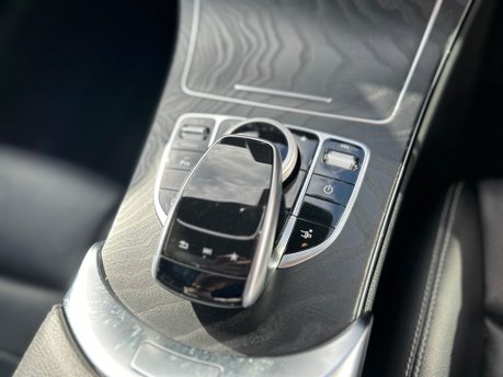 Mercedes-Benz C Class C 220 D AMG LINE PREMIUM PLUS COUPE 26