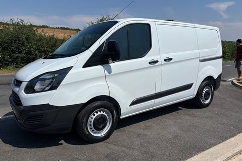 Ford Transit Custom 310 L1 105 ps Base Panel Van - Air Con 1
