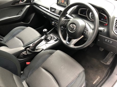 Mazda 3 2.0 SE-L NAV petrol manual 5 door, 1 owner £35 tax, 42,000m 15