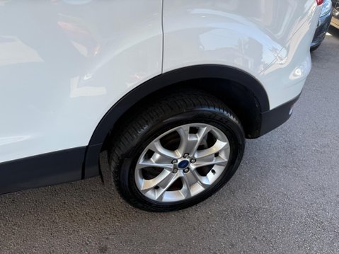 Ford Kuga 2.0 TDCi Titanium 2WD Euro 6 (s/s) 5dr 27