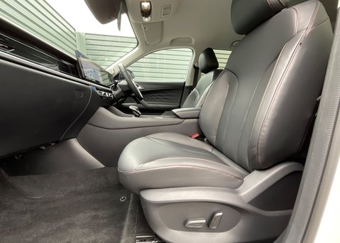 MG HS 1.5 T-GDI PHEV TROPHY 11
