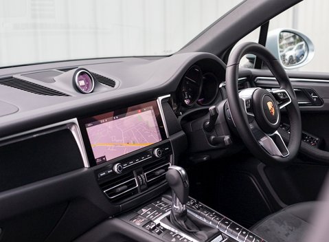 Porsche Macan GTS 18