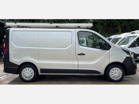Vauxhall Vivaro 1.6 CDTi 2700 L1 H1 Euro 6 (s/s) 5dr 8