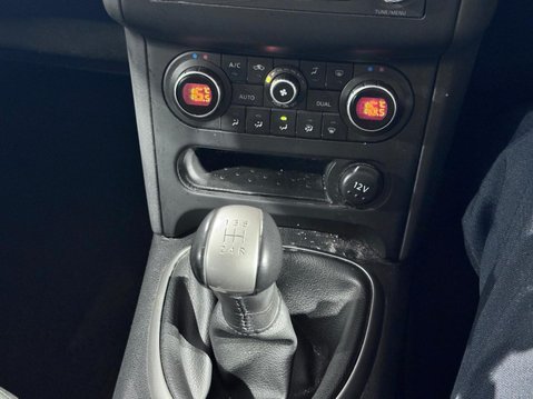 Nissan Qashqai 1.6 Acenta 2WD Euro 5 (s/s) 5dr 14