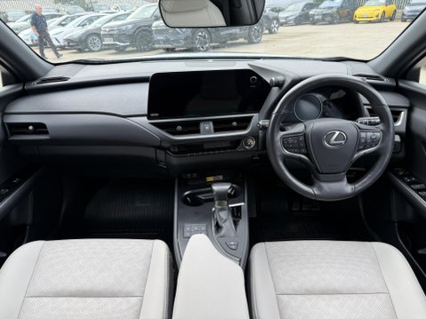 Lexus Ux 2.0 250h Takumi SUV 5dr Petrol Hybrid E-CVT Euro 6 (s/s) (184 ps) 29