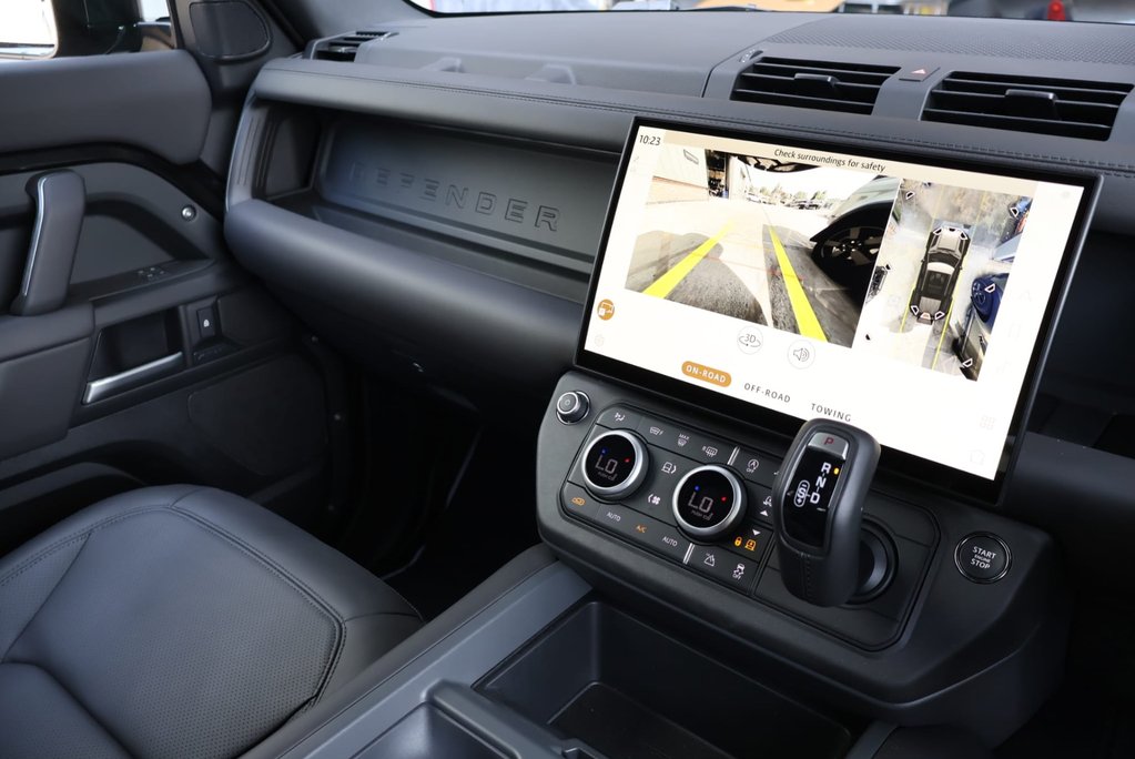 Land Rover Defender 110 2026 D350 HSE GENUINE REAR LAND ROVER SEATS FITTED X DEMO MODEL 17
