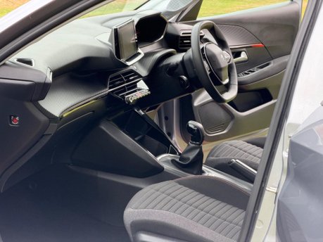 Peugeot 208 PURETECH ACTIVE PREMIUM PLUS S/S 3