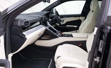 Lamborghini Urus V8 11