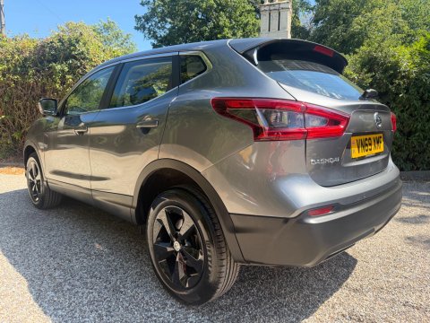 Nissan Qashqai 1.3 DIG-T Acenta Premium DCT Auto Euro 6 (s/s) 5dr 3