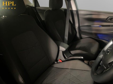 Hyundai BAYON 1.0 T-GDi MHEV Premium SUV 5dr Petrol Hybrid DCT Euro 6 (s/s) (100 ps) Cru 11
