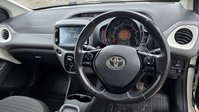 Toyota Aygo 1.0 VVT-i x-play Hatchback 5dr Petrol x-shift Euro 6 (71 ps) 31