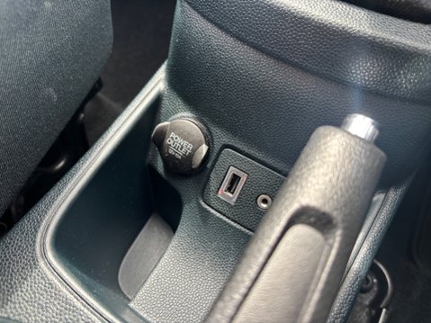 Ford Fiesta TITANIUM 25