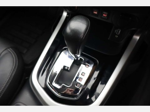 Nissan Navara 2.3 Navara Tekna dCi Auto 4WD 5dr 5