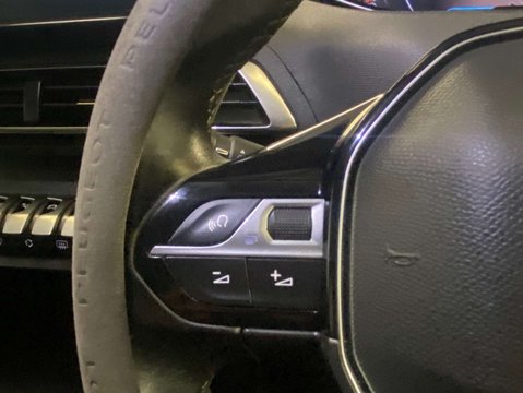 Peugeot 5008 1.2 5008 Allure Premium PureTech S/S 5dr 16
