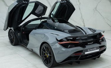 McLaren 720S Performance 13