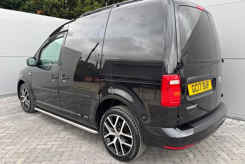 Volkswagen Caddy C20 Tdi Black Edition 7