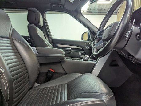 Land Rover Discovery 3.0 Discovery R-Dynamic SE D MHEV Auto 4WD 5dr 30