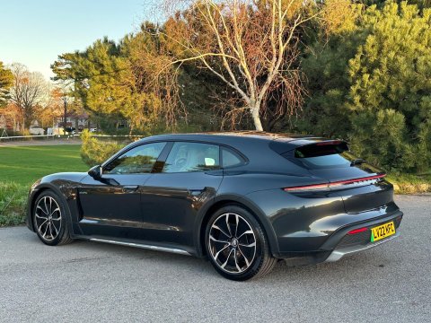 Porsche Taycan Performance Plus 93.4kWh 4 Cross Turismo Auto 4WD 5dr (11kW Charger) 33