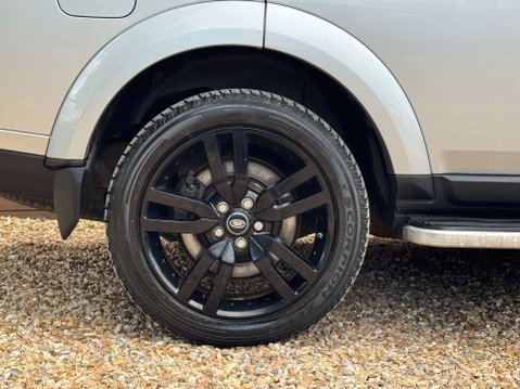 Land Rover Discovery 3.0 Discovery SE Tech SDV6 Auto 4WD 5dr 17