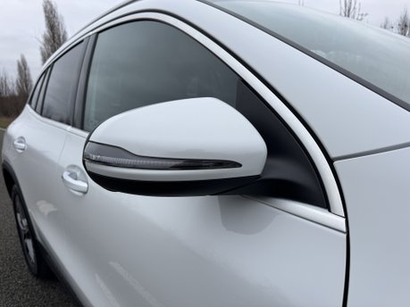 Mercedes-Benz GLA Class GLA 250e Exclusive Edition Premium Petrol Hybrid Auto PARKTRONIC/NAV/VAT Q 35