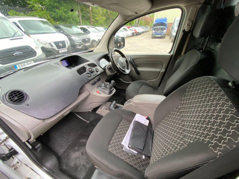 Renault Kangoo 1.5 ML19 TD dCi FWD L2 H1 3dr 37