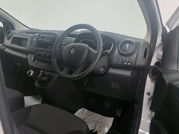 Renault Trafic TRAFIC SWB DIESEL dCi 145 High Roof Business Fridge Van 2