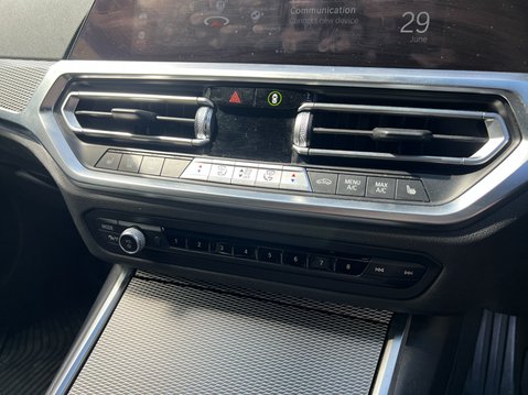 BMW 3 Series 2.0 320i M Sport Touring 5dr Petrol Auto Euro 6 (s/s) (184 ps) 31