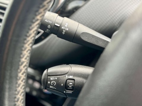 Peugeot 2008 1.6 2008 Allure Blue HDi S/S 5dr 20