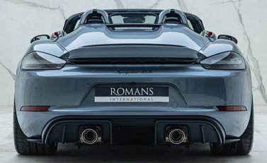 Porsche 718 SPYDER RS PDK 8