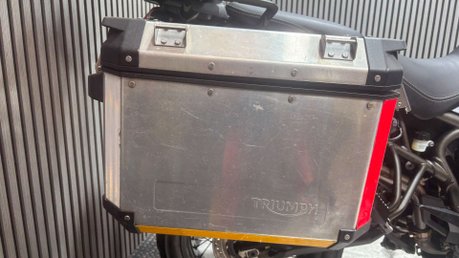 Triumph Tiger 2017 XCA Adventure bike 37K full metal luggage 800cc 25