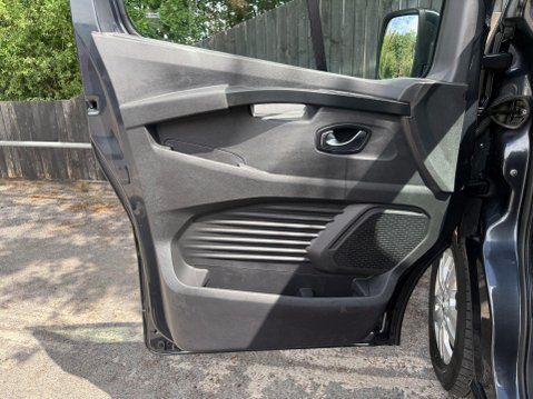 Renault Trafic SL28 SPORT DCI 21