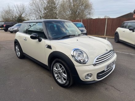 Mini Hatch COOPER