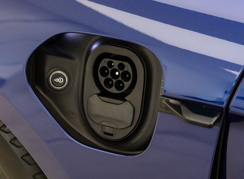 Porsche Taycan TURBO 93KWH 26