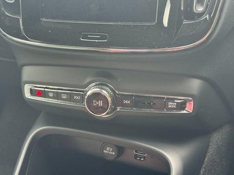 Volvo XC40 1.5h T4 Recharge 10.7kWh Plus SUV 5dr Petrol Plug-in Hybrid Auto Euro 6 (s/ 24