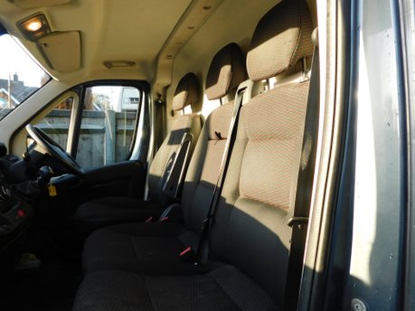 Peugeot Boxer 2.2 BLUEHDI 335 L2H2 PROFESSIONAL PANEL VAN 13