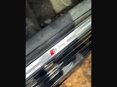 Audi A3 2.0 TDI S line Sportback S Tronic Euro 5 (s/s) 5dr 32