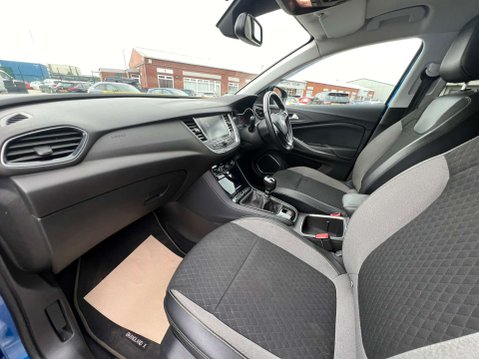 Vauxhall Grandland X 1.5 Grandland X Tech Line Nav TD S/S 5dr - NATIONAL DELIVERY* 40