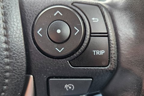 Toyota Rav 4 D-4D BUSINESS EDITION LOOK! 37000 MILES! 1 OWNER! SAT NAVIGATION 22